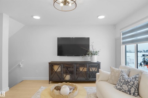 5139 River'S Edge Way Nw, Edmonton, AB - Indoor Photo Showing Living Room