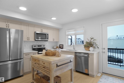 5139 River'S Edge Way Nw, Edmonton, AB - Indoor Photo Showing Kitchen With Upgraded Kitchen