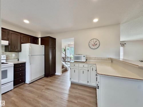 2423 83 Street Nw, Edmonton, AB - Indoor Photo Showing Kitchen