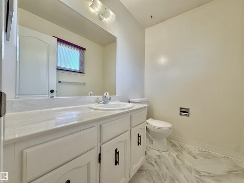 4pce Upper Level - 2423 83 Street Nw, Edmonton, AB - Indoor Photo Showing Bathroom