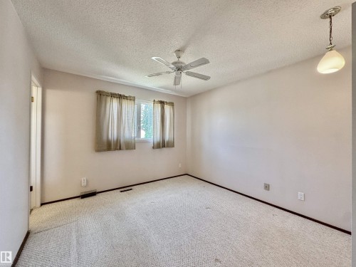 2423 83 Street Nw, Edmonton, AB - Indoor Photo Showing Other Room