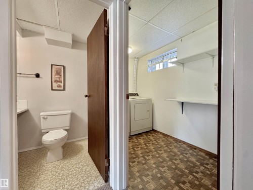 2423 83 Street Nw, Edmonton, AB - Indoor Photo Showing Bathroom