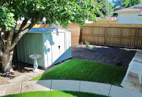2423 83 Street Nw, Edmonton, AB - Outdoor