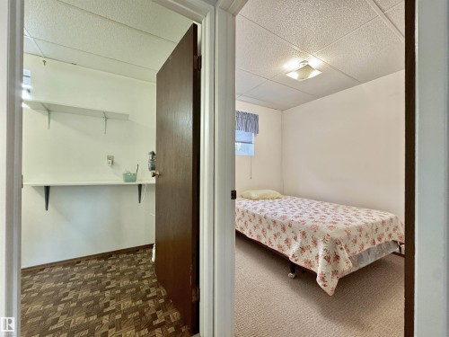 2423 83 Street Nw, Edmonton, AB - Indoor Photo Showing Other Room