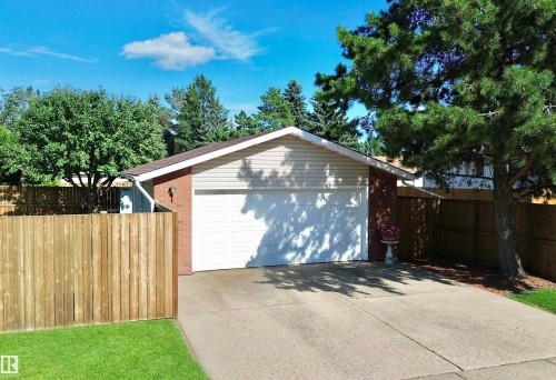 Detached Double Garage - 2423 83 Street Nw, Edmonton, AB - Outdoor