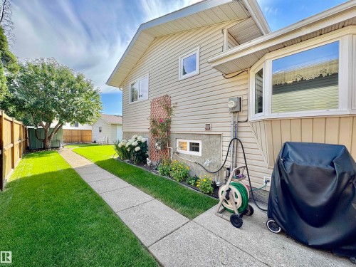 2423 83 Street Nw, Edmonton, AB - Outdoor