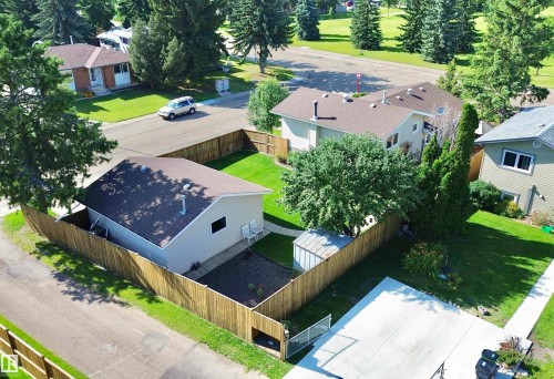 2423 83 Street Nw, Edmonton, AB - Outdoor