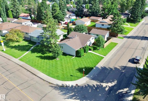 2423 83 Street Nw, Edmonton, AB - Outdoor