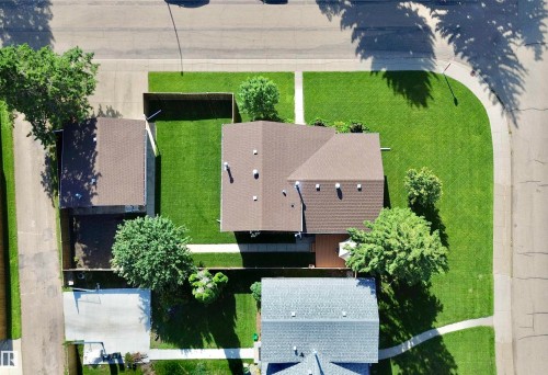 2423 83 Street Nw, Edmonton, AB - Outdoor