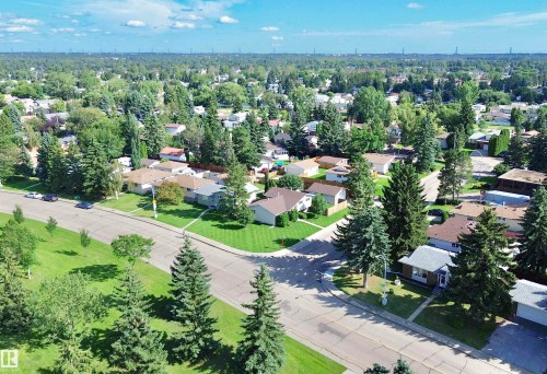 2423 83 Street Nw, Edmonton, AB - Outdoor With View