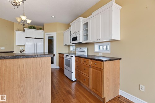 25 Normandeau Crescent, St. Albert, AB - Indoor Photo Showing Kitchen