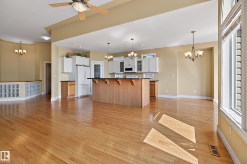 25 Normandeau Crescent, St. Albert, AB - Indoor Photo Showing Kitchen