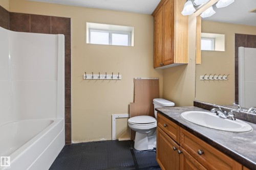 25 Normandeau Crescent, St. Albert, AB - Indoor Photo Showing Bathroom