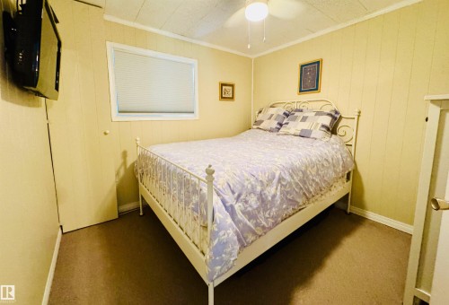 152 11502 Twp Rd 604, Rural St. Paul County, AB - Indoor Photo Showing Bedroom