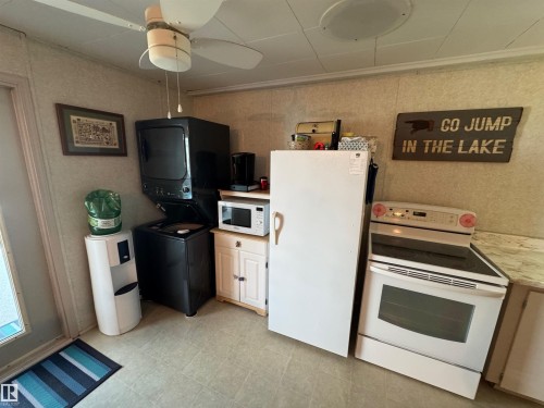 152 11502 Twp Rd 604, Rural St. Paul County, AB - Indoor Photo Showing Kitchen