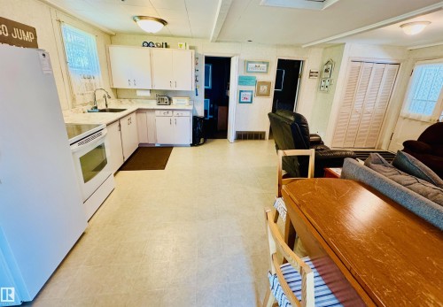 152 11502 Twp Rd 604, Rural St. Paul County, AB - Indoor Photo Showing Kitchen