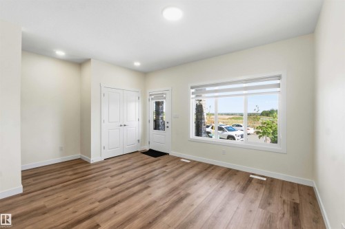 4582 Warbler Loop Nw, Edmonton, AB - Indoor Photo Showing Other Room