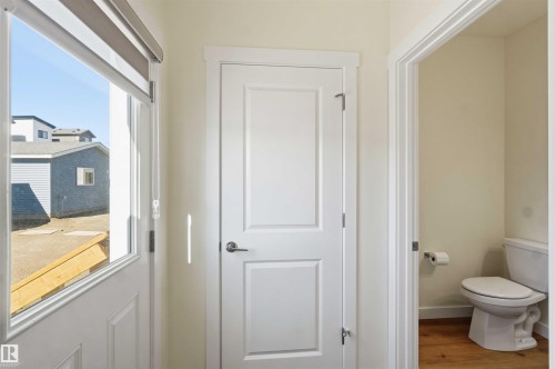 4582 Warbler Loop Nw, Edmonton, AB - Indoor Photo Showing Bathroom