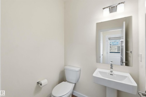 4582 Warbler Loop Nw, Edmonton, AB - Indoor Photo Showing Bathroom