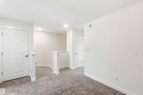 4582 Warbler Loop Nw, Edmonton, AB - Indoor Photo Showing Other Room