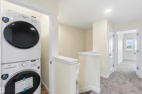 4582 Warbler Loop Nw, Edmonton, AB - Indoor Photo Showing Laundry Room