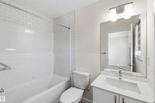 4582 Warbler Loop Nw, Edmonton, AB - Indoor Photo Showing Bathroom