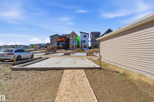 4582 Warbler Loop Nw, Edmonton, AB - Outdoor