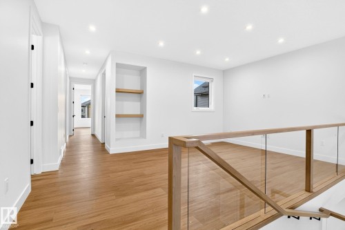 8790 Mayday Lane Sw, Edmonton, AB - Indoor Photo Showing Other Room