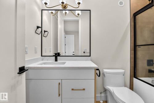 8790 Mayday Lane Sw, Edmonton, AB - Indoor Photo Showing Bathroom