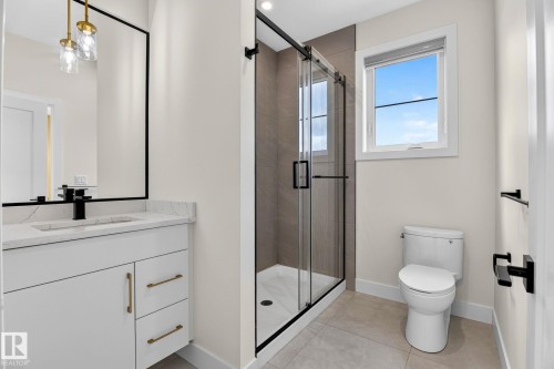 8790 Mayday Lane Sw, Edmonton, AB - Indoor Photo Showing Bathroom