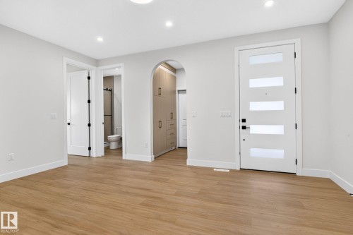 8790 Mayday Lane Sw, Edmonton, AB - Indoor Photo Showing Other Room