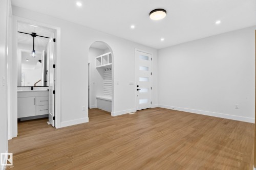 8790 Mayday Lane Sw, Edmonton, AB - Indoor Photo Showing Other Room