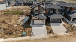4643 17 AVENUE SW  Edmonton, AB T6X 3N1