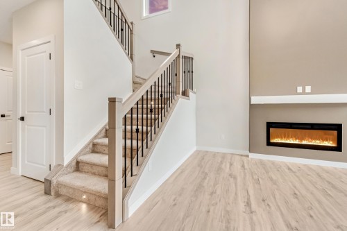 4643 17 Avenue Sw, Edmonton, AB - Indoor With Fireplace
