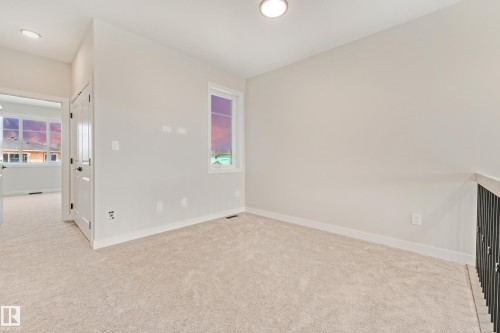 4643 17 Avenue Sw, Edmonton, AB - Indoor Photo Showing Other Room