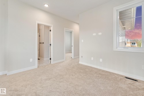 4643 17 Avenue Sw, Edmonton, AB - Indoor Photo Showing Other Room