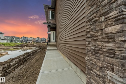 4643 17 Avenue Sw, Edmonton, AB - Outdoor