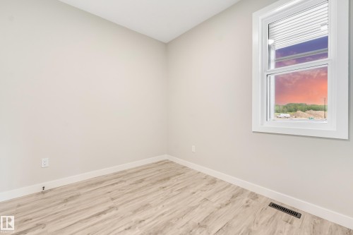 4643 17 Avenue Sw, Edmonton, AB - Indoor Photo Showing Other Room