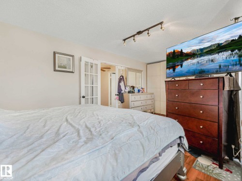 Image quality insufficient for description - 13405 40 St Nw, Edmonton, AB - Indoor Photo Showing Bedroom