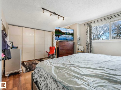 Image quality insufficient for description - 13405 40 St Nw, Edmonton, AB - Indoor Photo Showing Bedroom