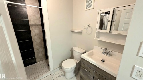 9131 83 Avenue Nw, Edmonton, AB - Indoor Photo Showing Bathroom