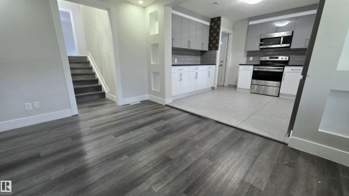 9131 83 Avenue Nw, Edmonton, AB - Indoor