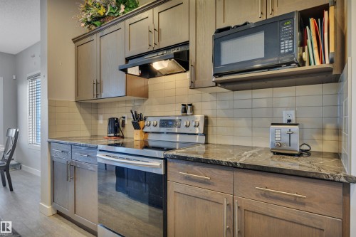 956 Morris Way, Leduc, AB - Indoor Photo Showing Kitchen