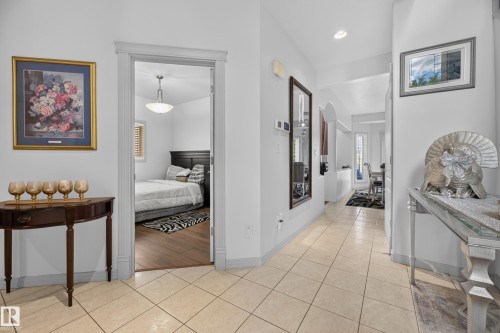 979 Hollingsworth Bend Nw, Edmonton, AB - Indoor Photo Showing Other Room