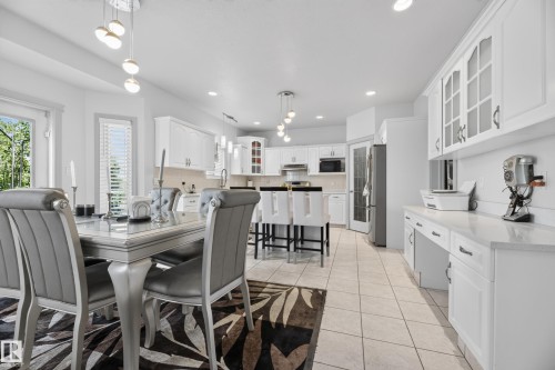 979 Hollingsworth Bend Nw, Edmonton, AB - Indoor Photo Showing Dining Room