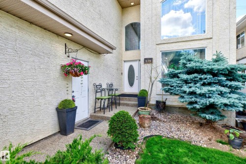 979 Hollingsworth Bend Nw, Edmonton, AB - Outdoor