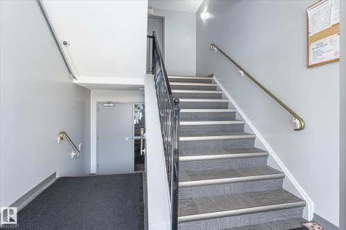 #104 7805 159 St Nw, Edmonton, AB - Indoor Photo Showing Other Room