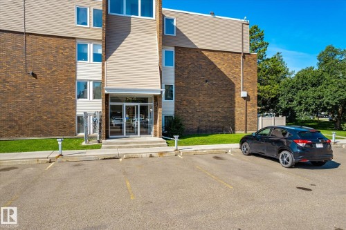 #104 7805 159 St Nw, Edmonton, AB - Outdoor