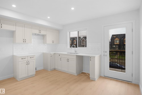 5141 River'S Edge Way Nw, Edmonton, AB - Indoor Photo Showing Kitchen