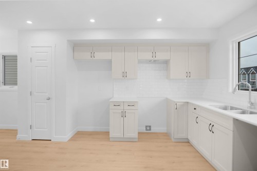 5141 River'S Edge Way Nw, Edmonton, AB - Indoor Photo Showing Kitchen With Double Sink